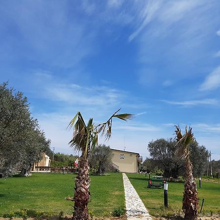 Agriturismo Donna Beatrice Bianco Exterior foto