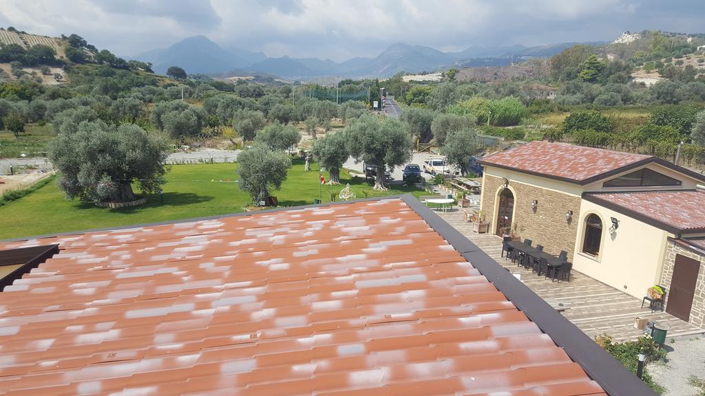 Agriturismo Donna Beatrice Bianco Exterior foto
