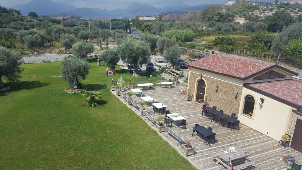 Agriturismo Donna Beatrice Bianco Exterior foto