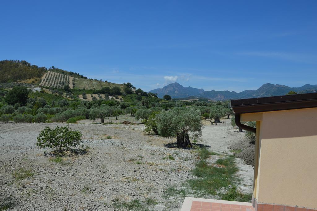 Agriturismo Donna Beatrice Bianco Exterior foto