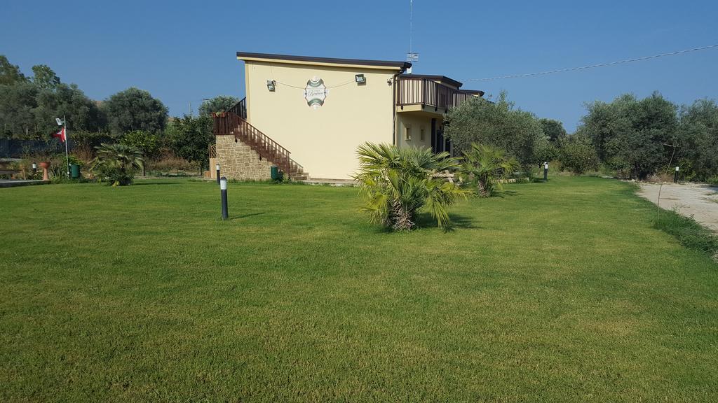 Agriturismo Donna Beatrice Bianco Exterior foto
