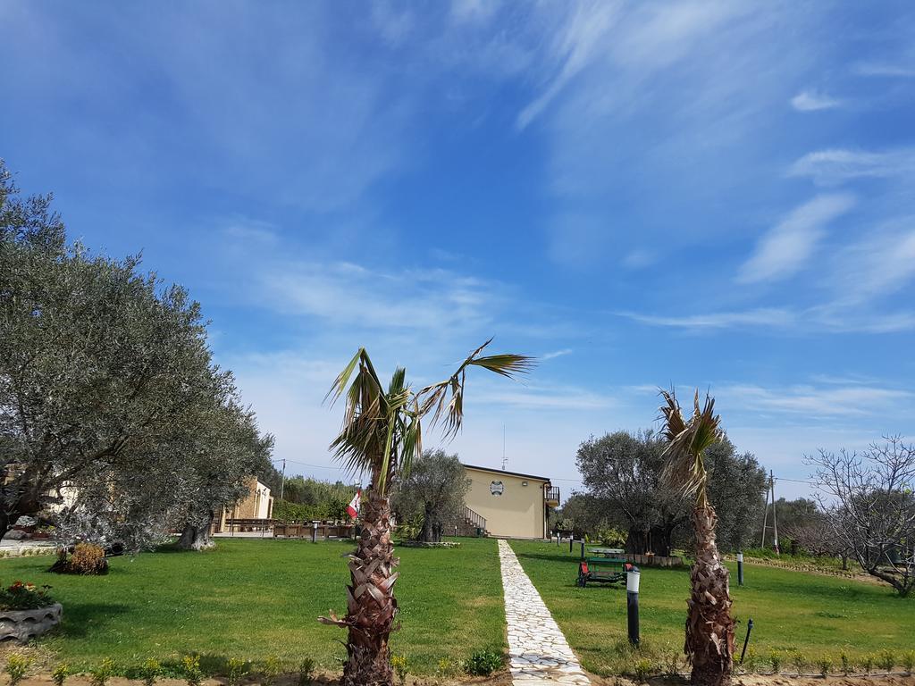 Agriturismo Donna Beatrice Bianco Exterior foto